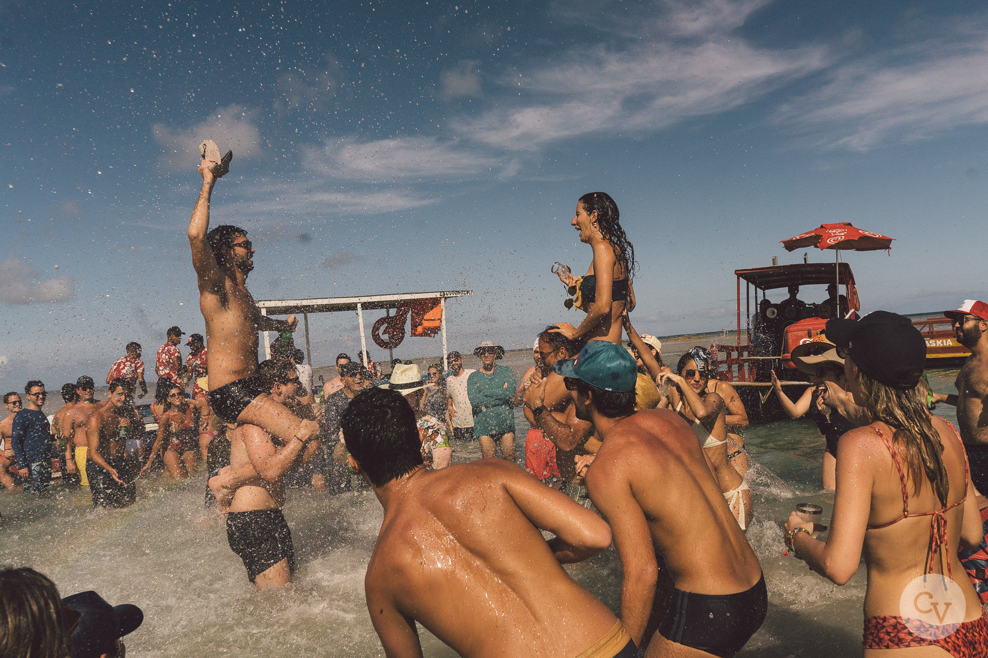 Foto Quando o Rio de Janeiro invadiu a Praia do Patacho Foto Quando o Rio de Janeiro invadiu a Praia do Patacho - Imagem 69
